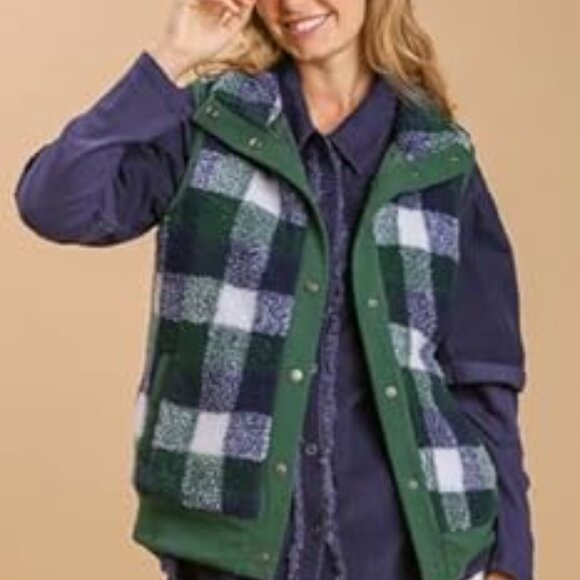 Umgee Green and Navy Sherpa Fleece Vest Button Front Size Small - Picture 1 of 6